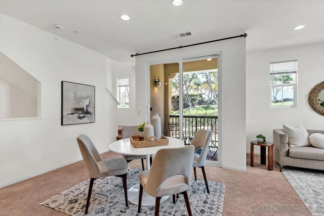 2822 Juniper Berry St