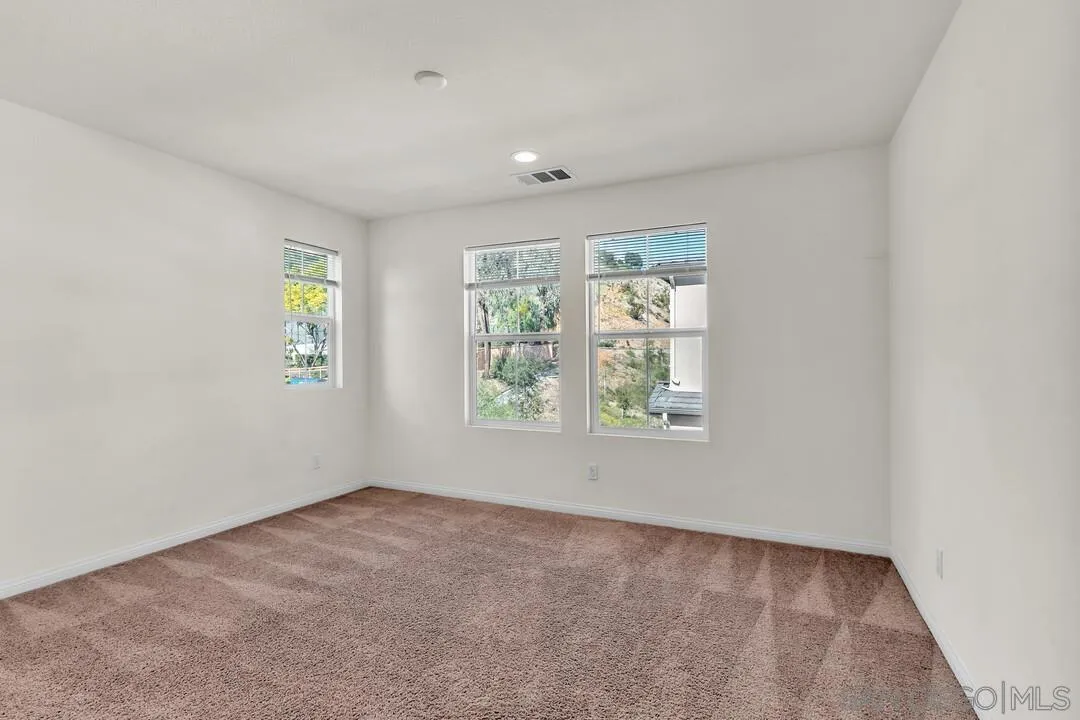 2822 Juniper Berry St