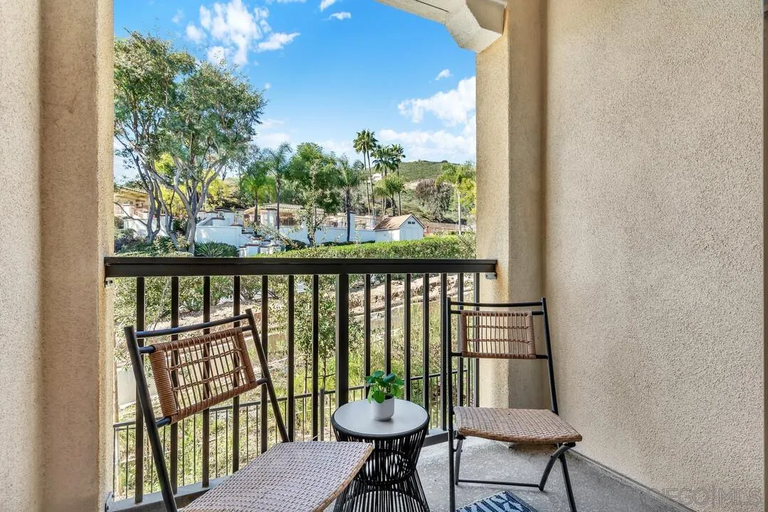 2822 Juniper Berry St