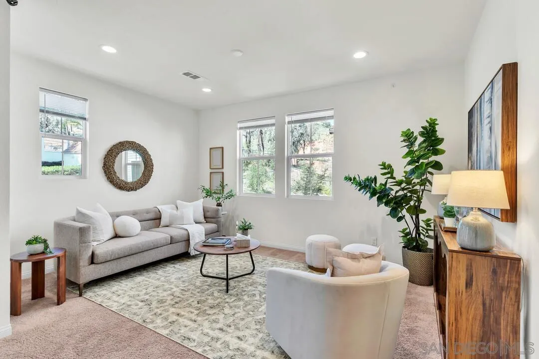 2822 Juniper Berry St