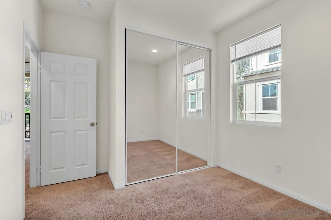 2822 Juniper Berry St