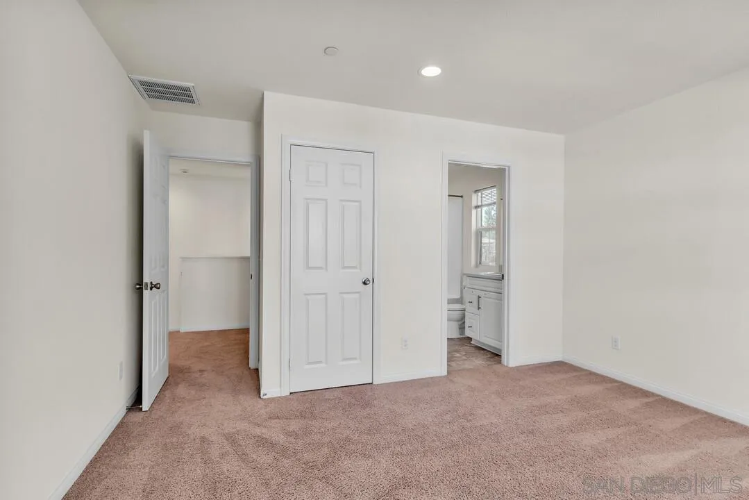 2822 Juniper Berry St