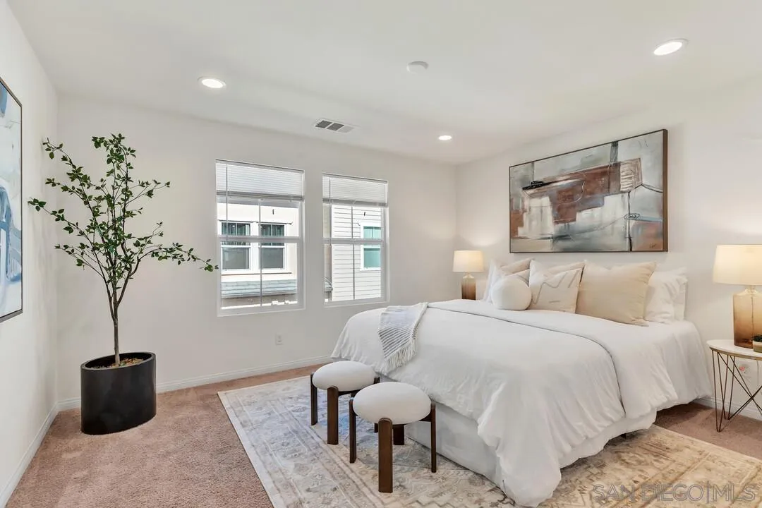 2822 Juniper Berry St