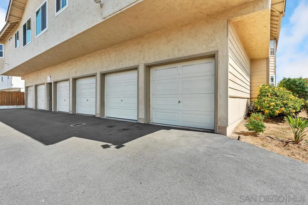 1290 Holly Ave