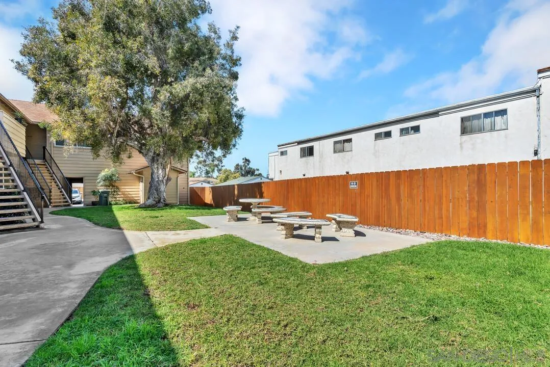 1290 Holly Ave