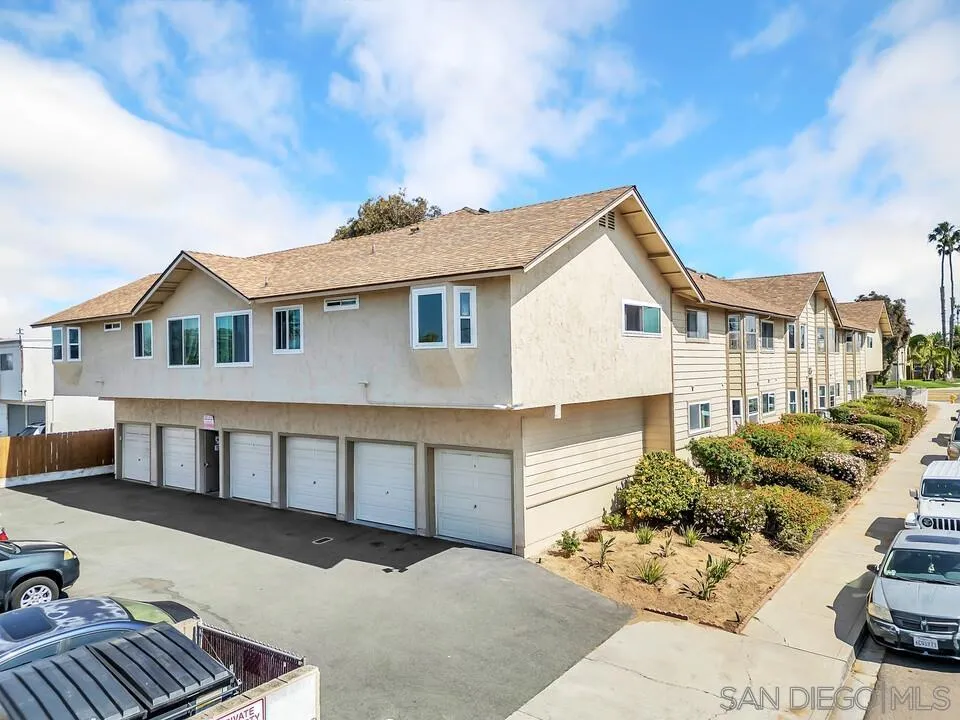 1290 Holly Ave