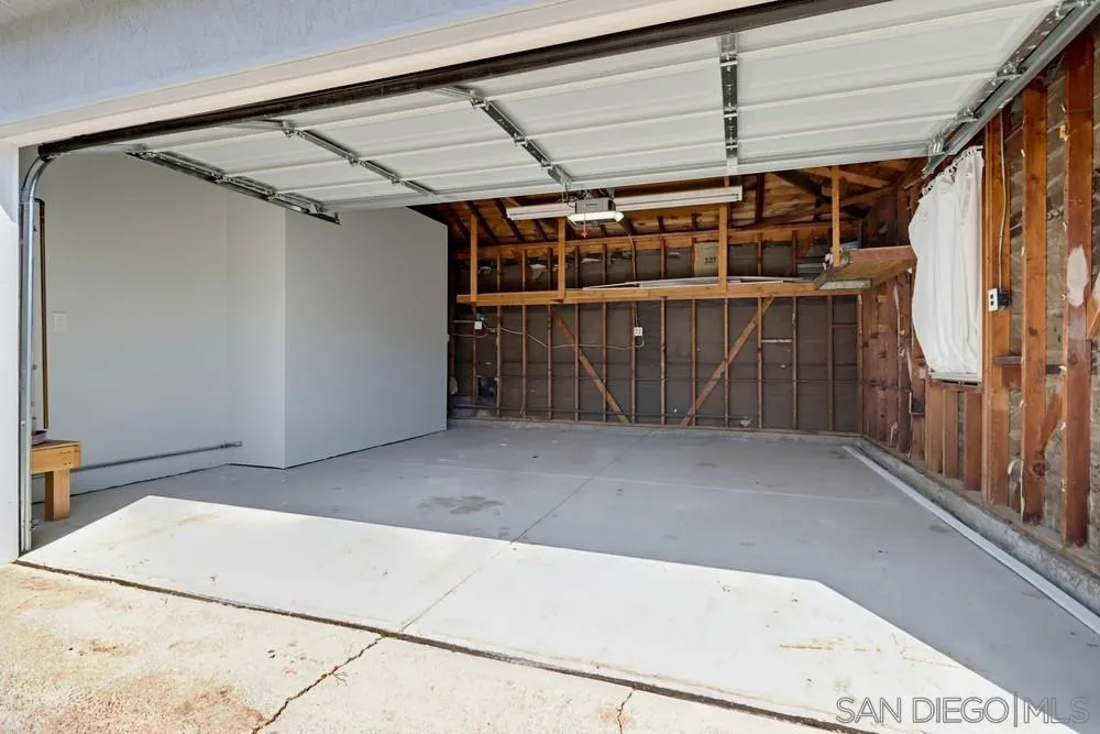 5609 Barclay Ave