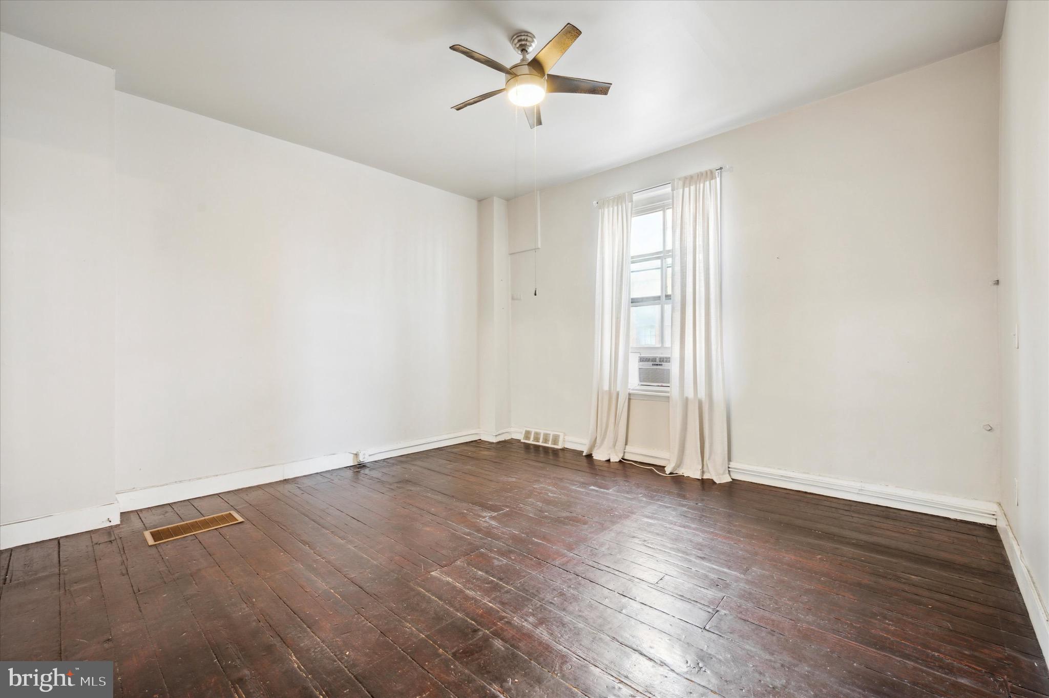 160-164 N 3rd St #164-2
