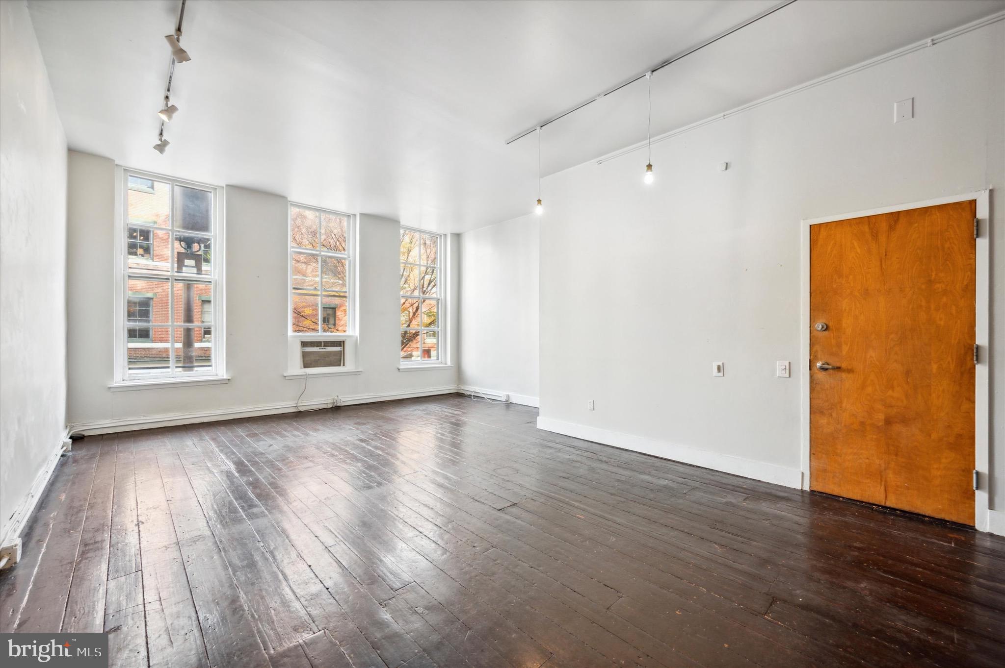 160-164 N 3rd St #164-2