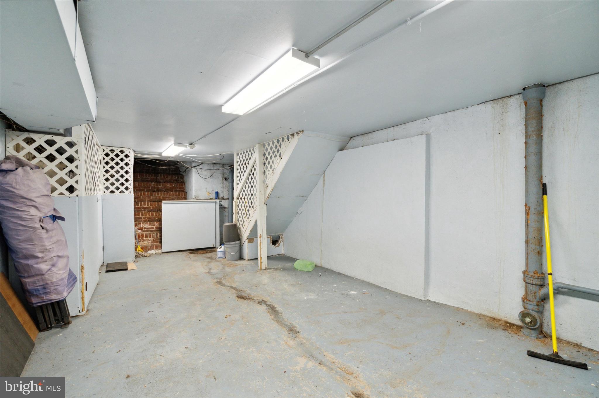 48 S 3rd St