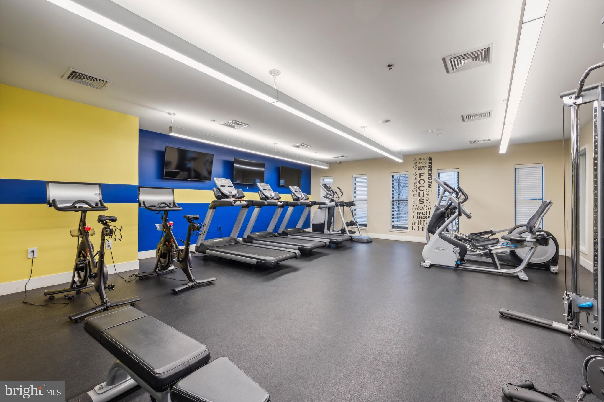 401 Race St #305