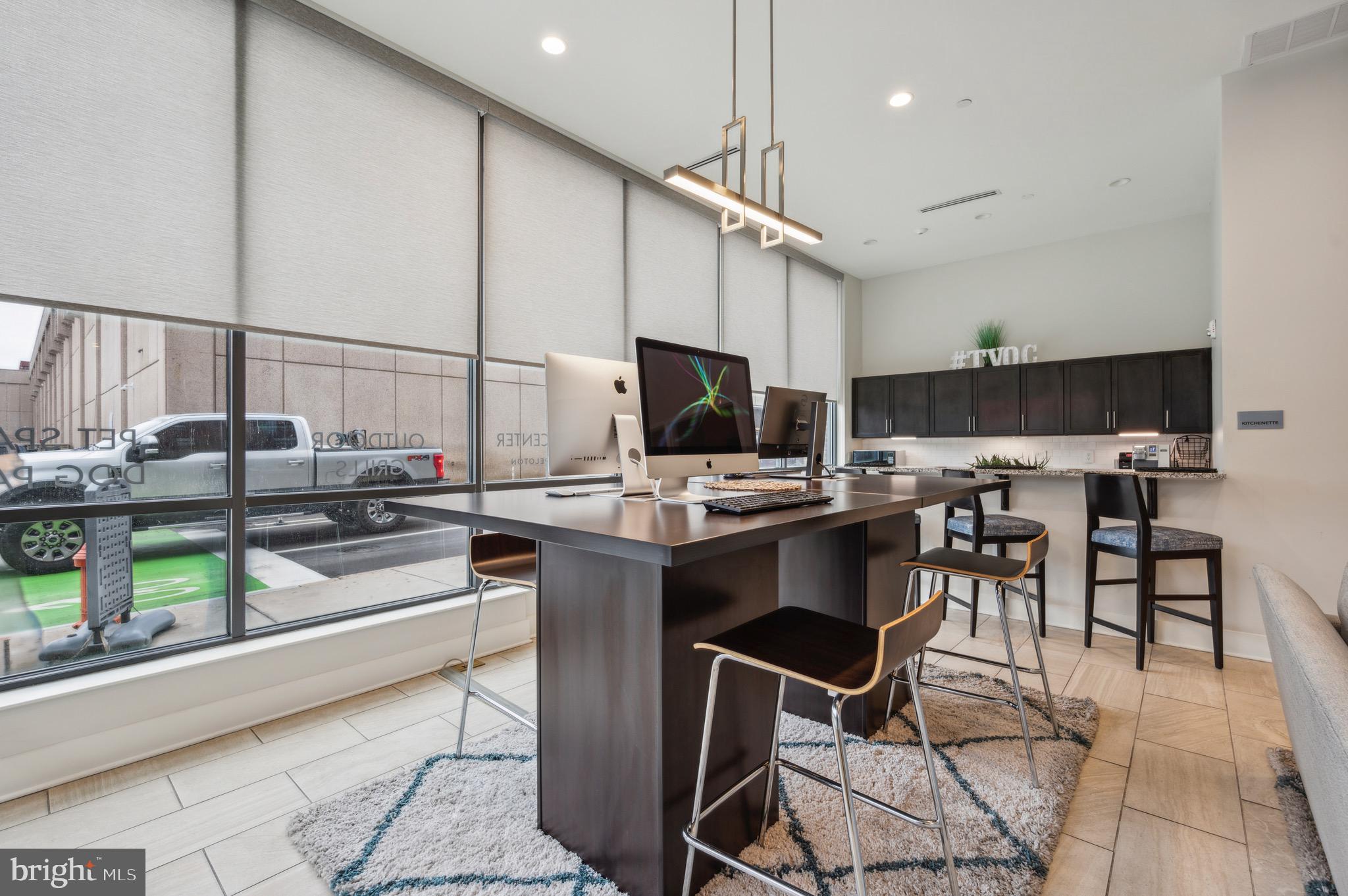401 Race St #305