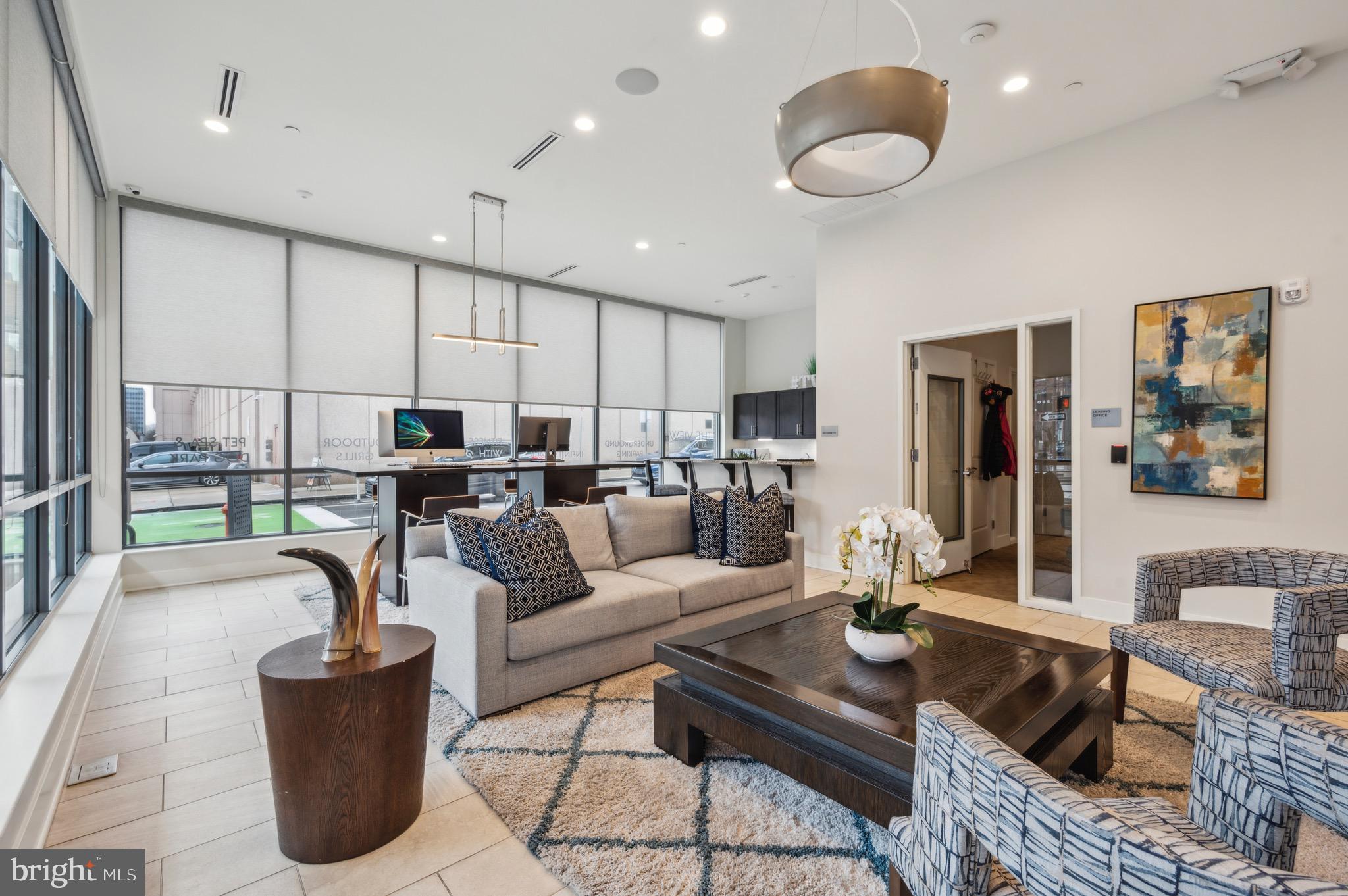 401 Race St #305