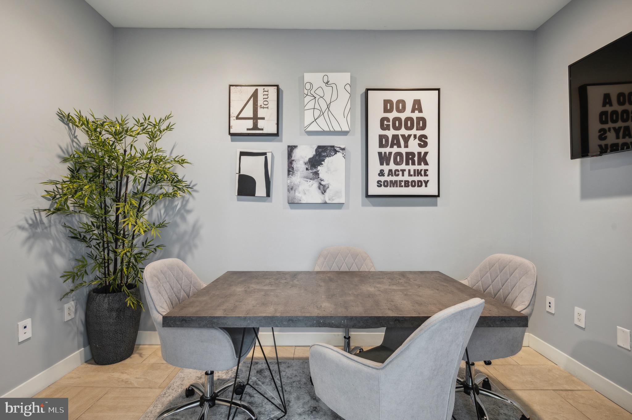 401 Race St #335