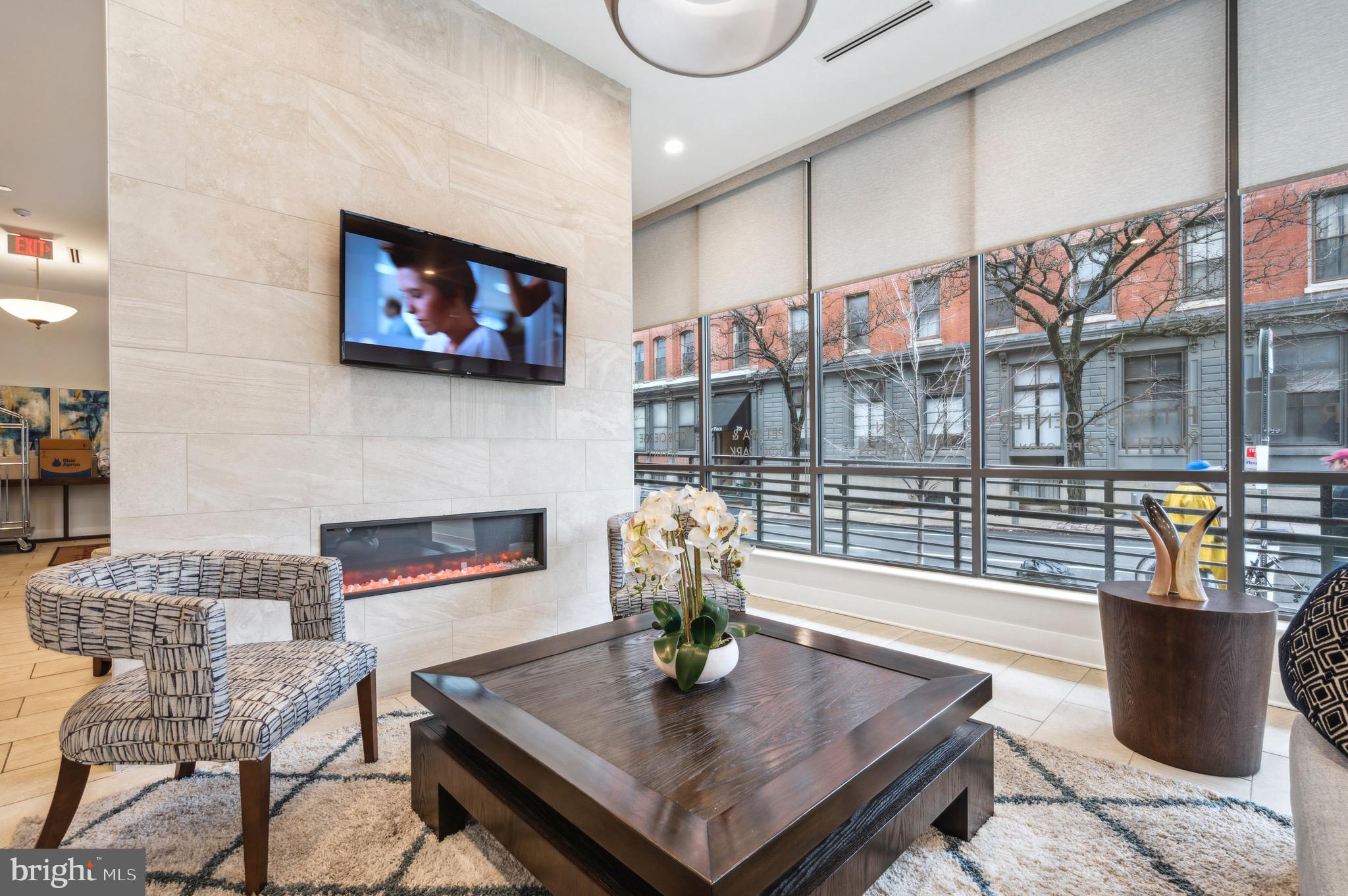 401 Race St #335