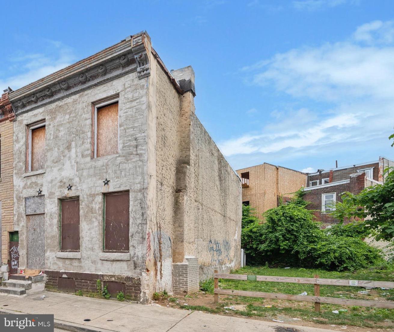 1222 W Atlantic St