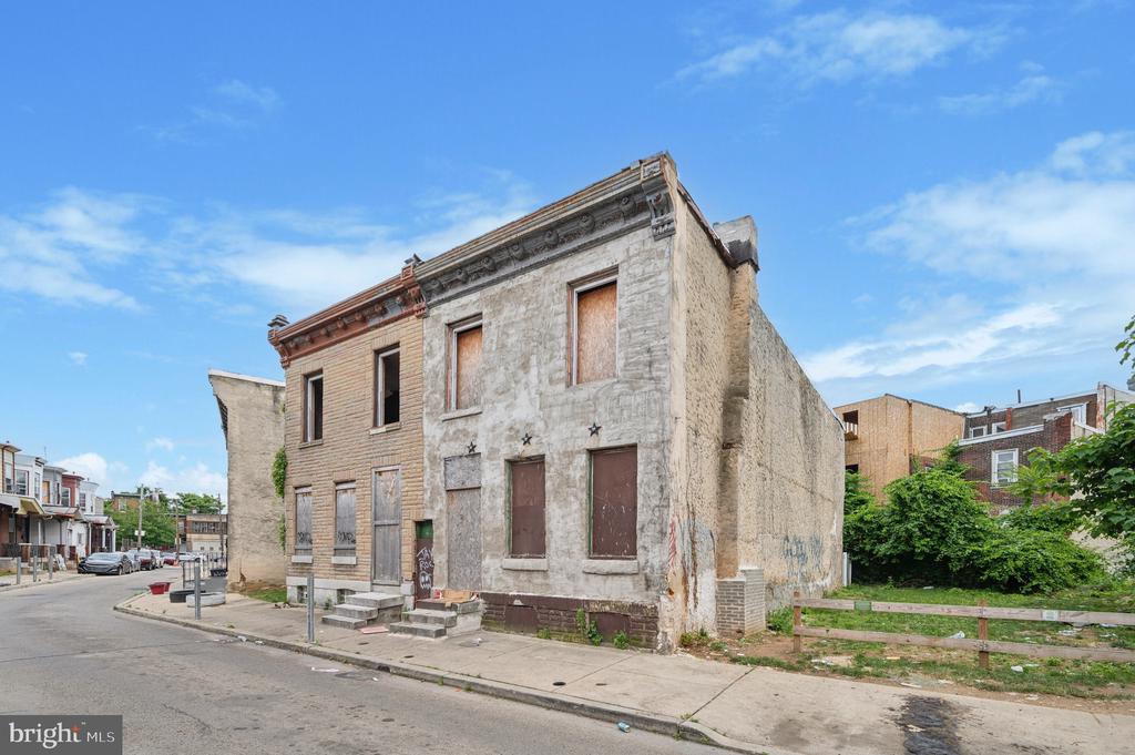 1222 W Atlantic St