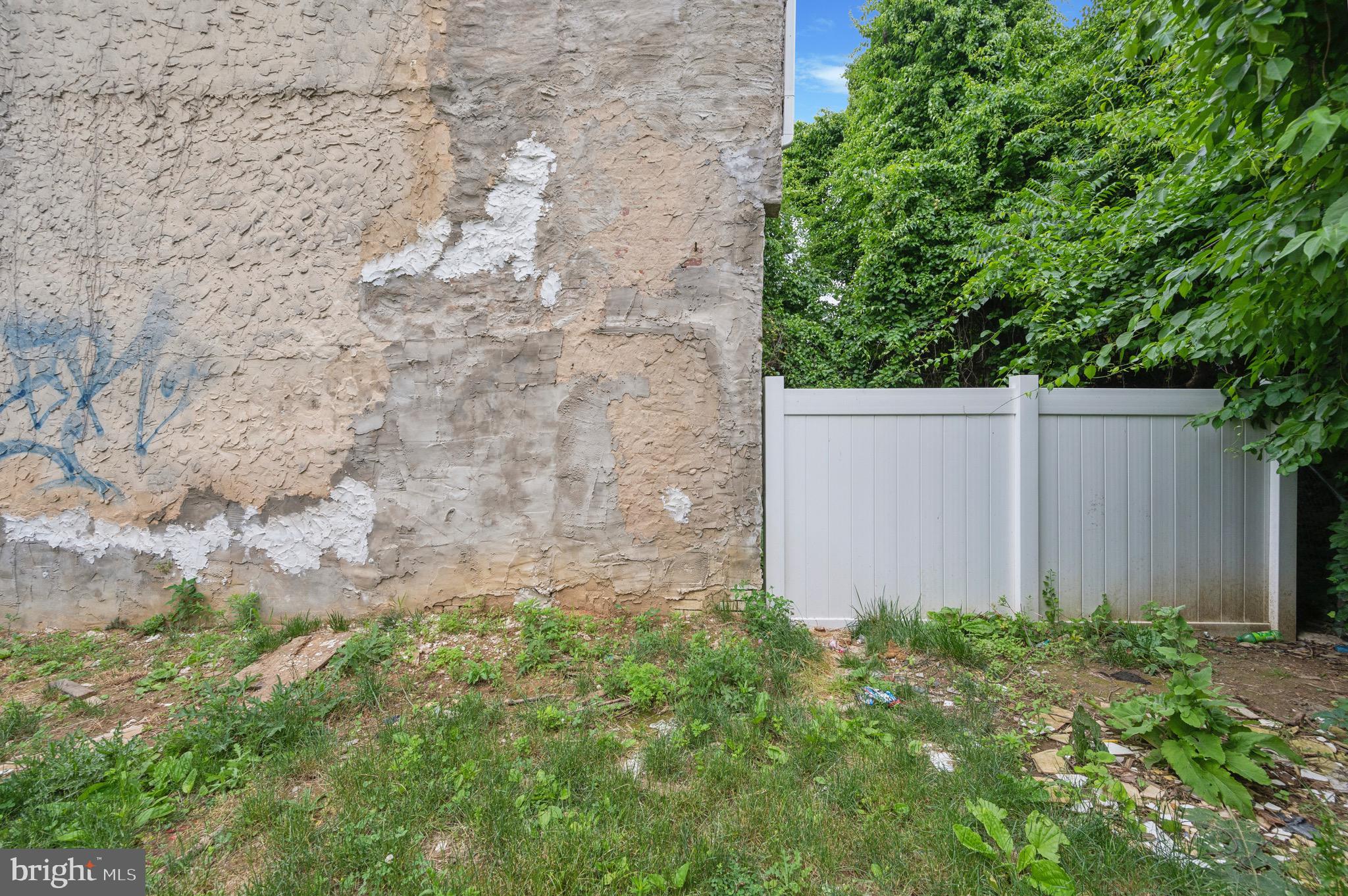 1222 W Atlantic St