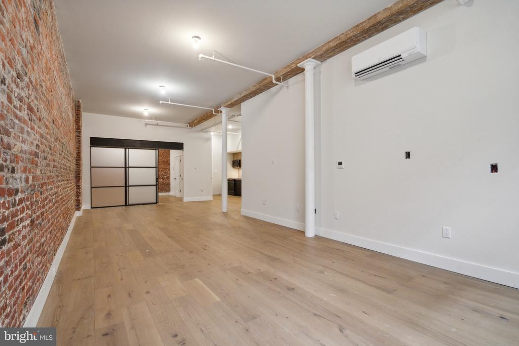 32 Strawberry St