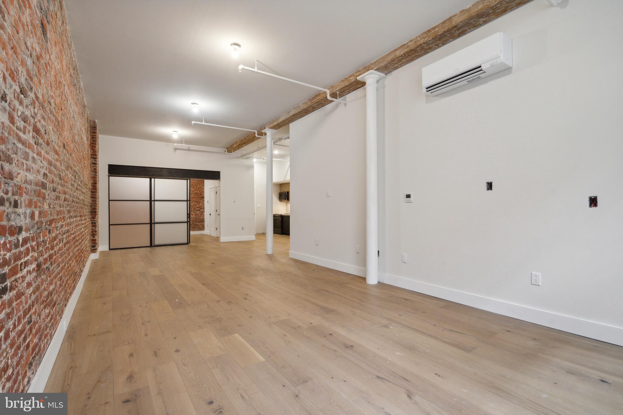 32 Strawberry St