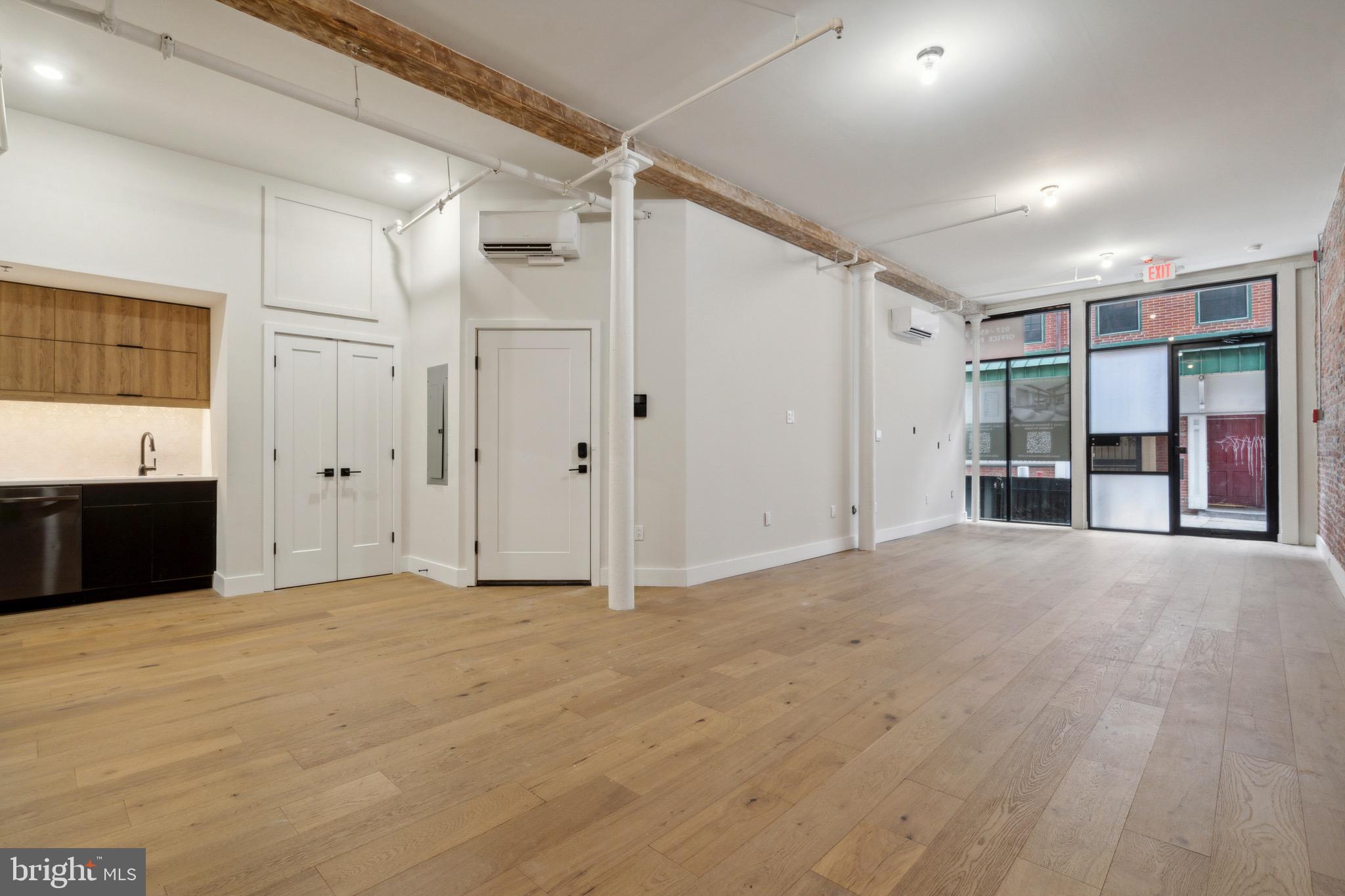 32 Strawberry St