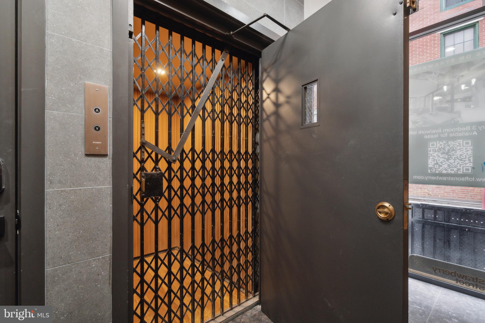 32 Strawberry St