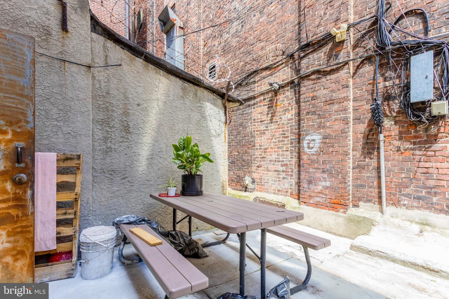 341 South St