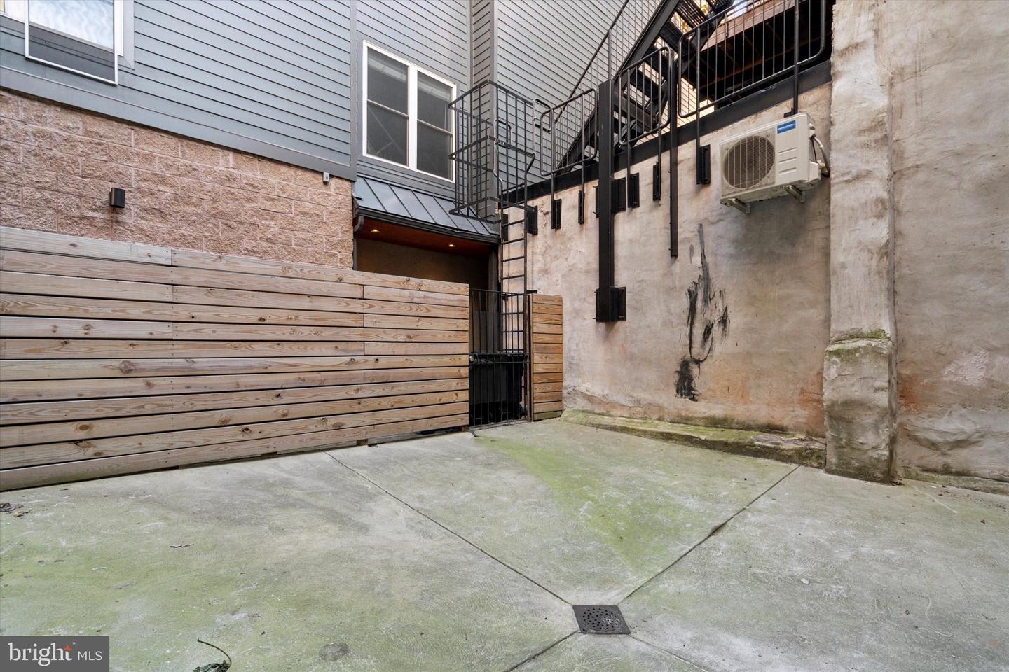 302 Market St
