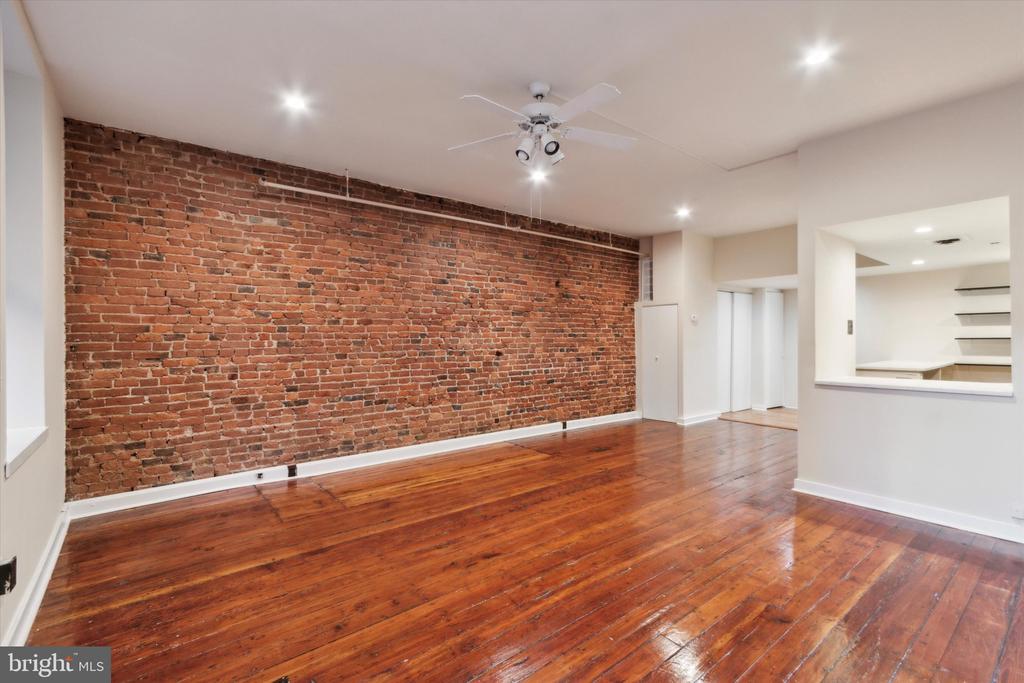 21 N 3RD ST #2A