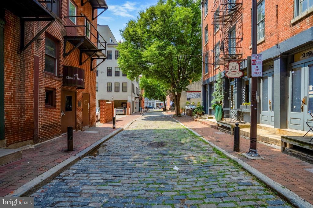 222 CHURCH ST #4C