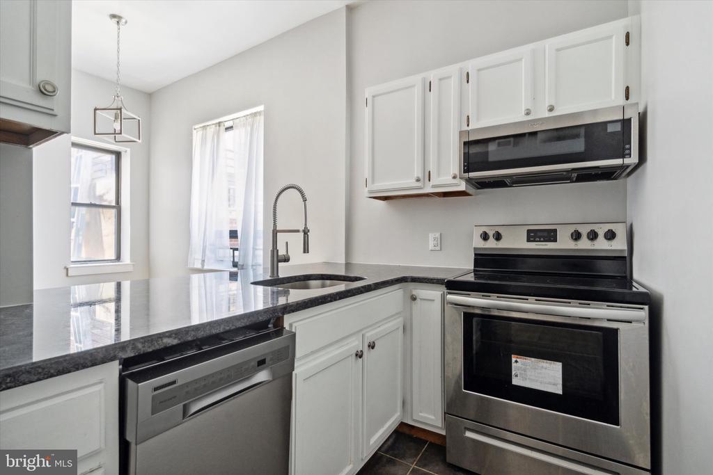 222 CHURCH ST #4C