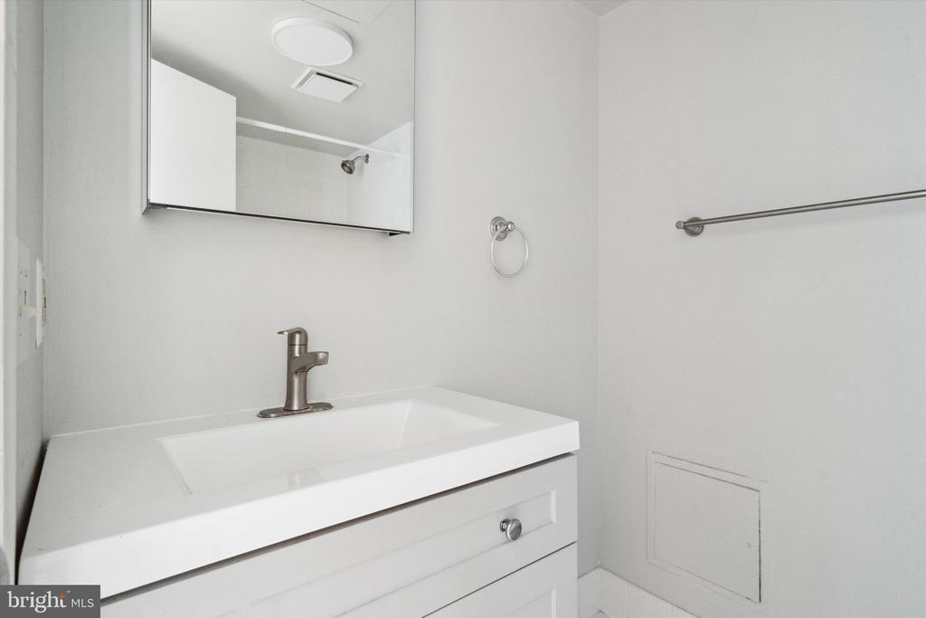 222 CHURCH ST #4C