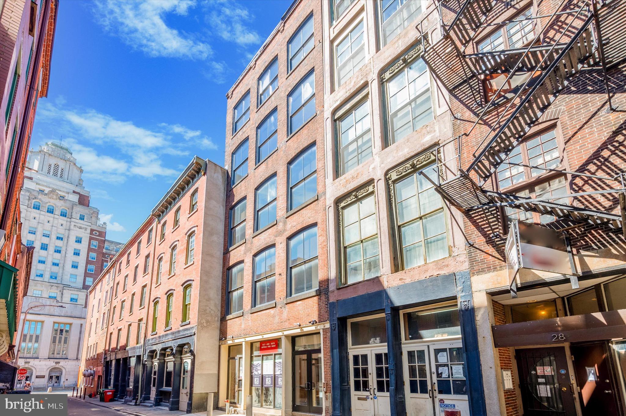 32 STRAWBERRY STREET ST #1