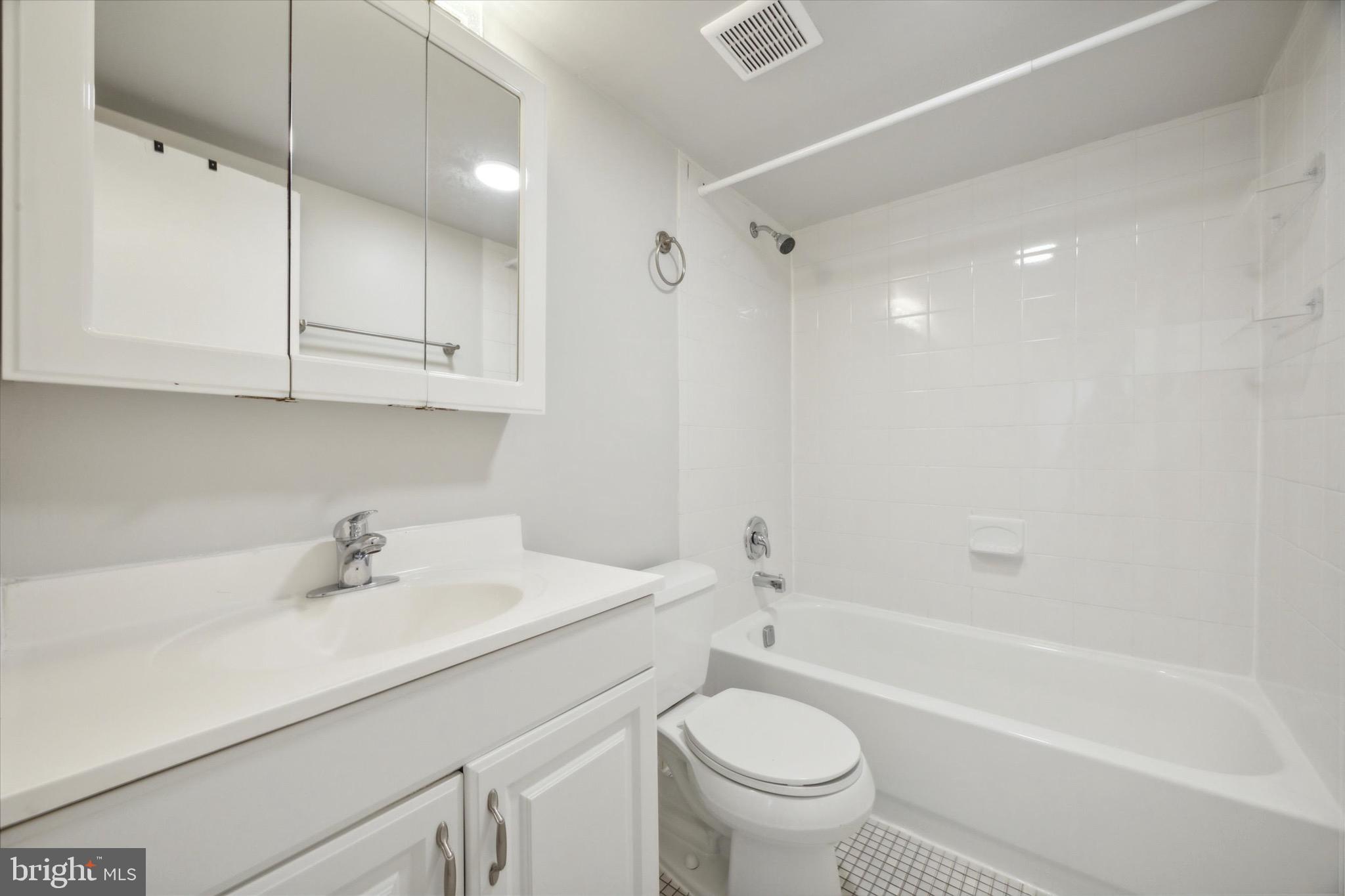 222 CHURCH ST #3H