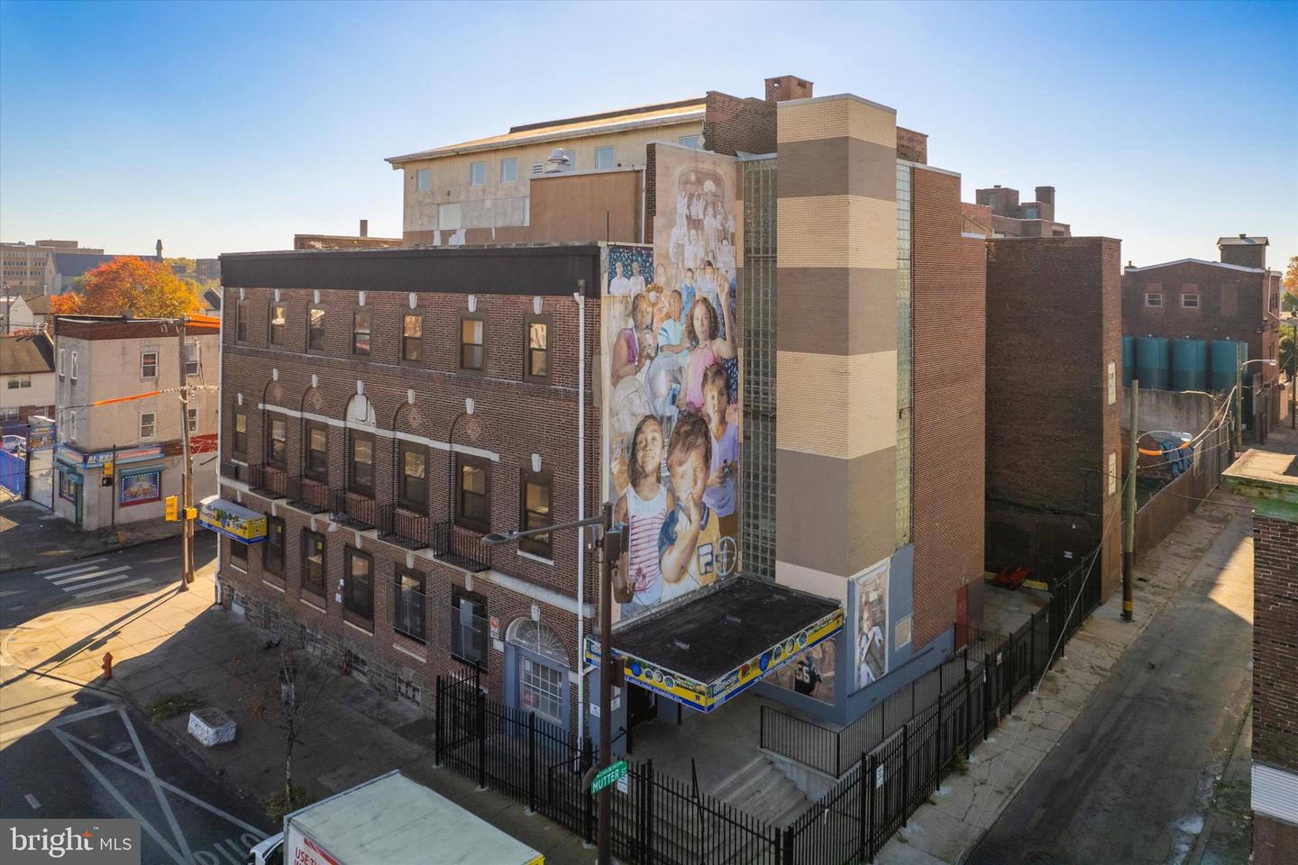 152-60 W Lehigh Ave