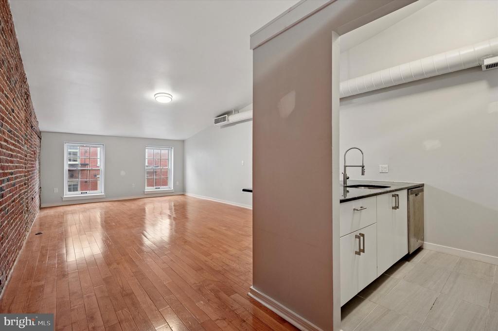 222 CHURCH ST #2J