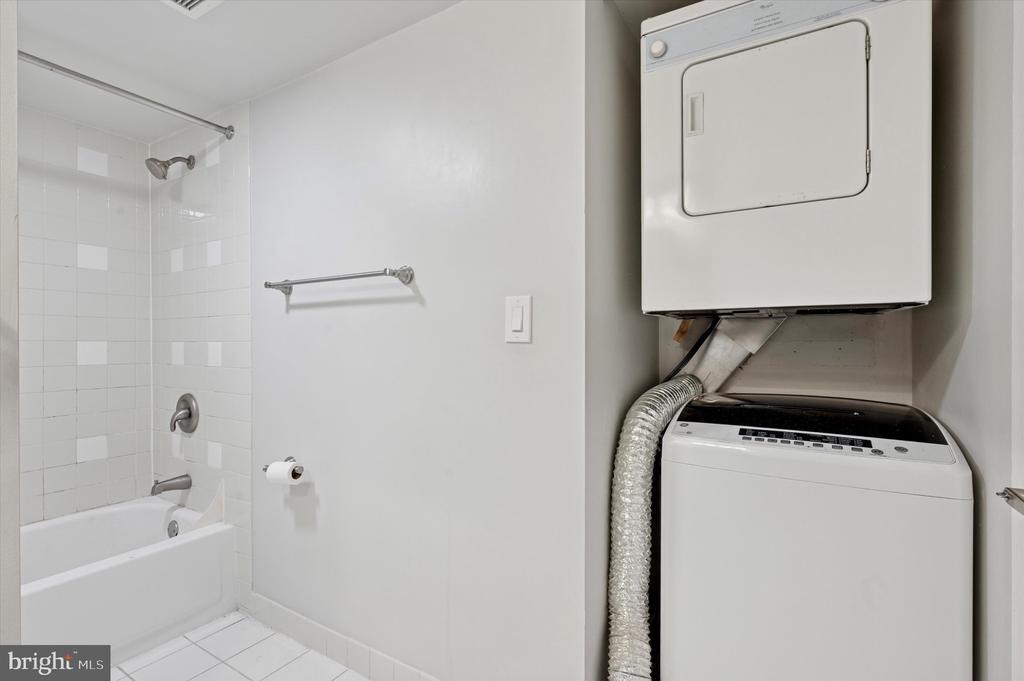 222 CHURCH ST #2J