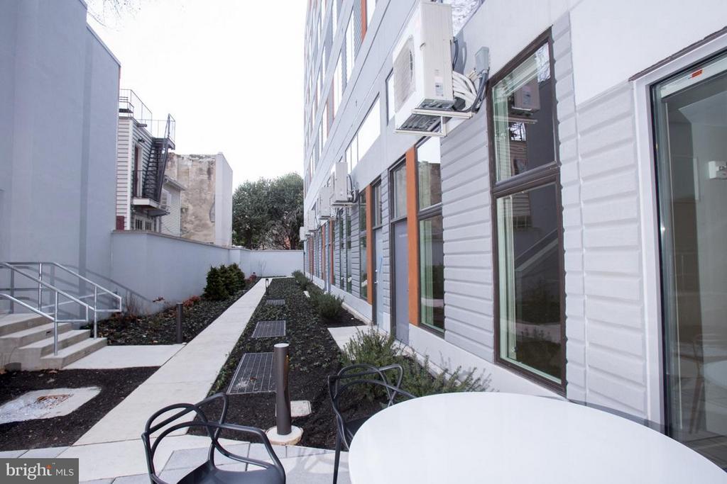 121 N 2ND ST #321