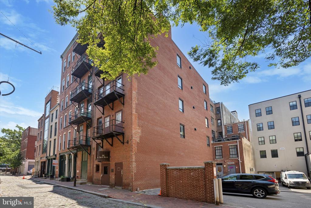 222 CHURCH ST #2E
