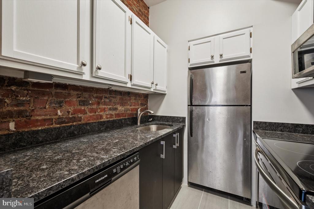 222 CHURCH ST #4H