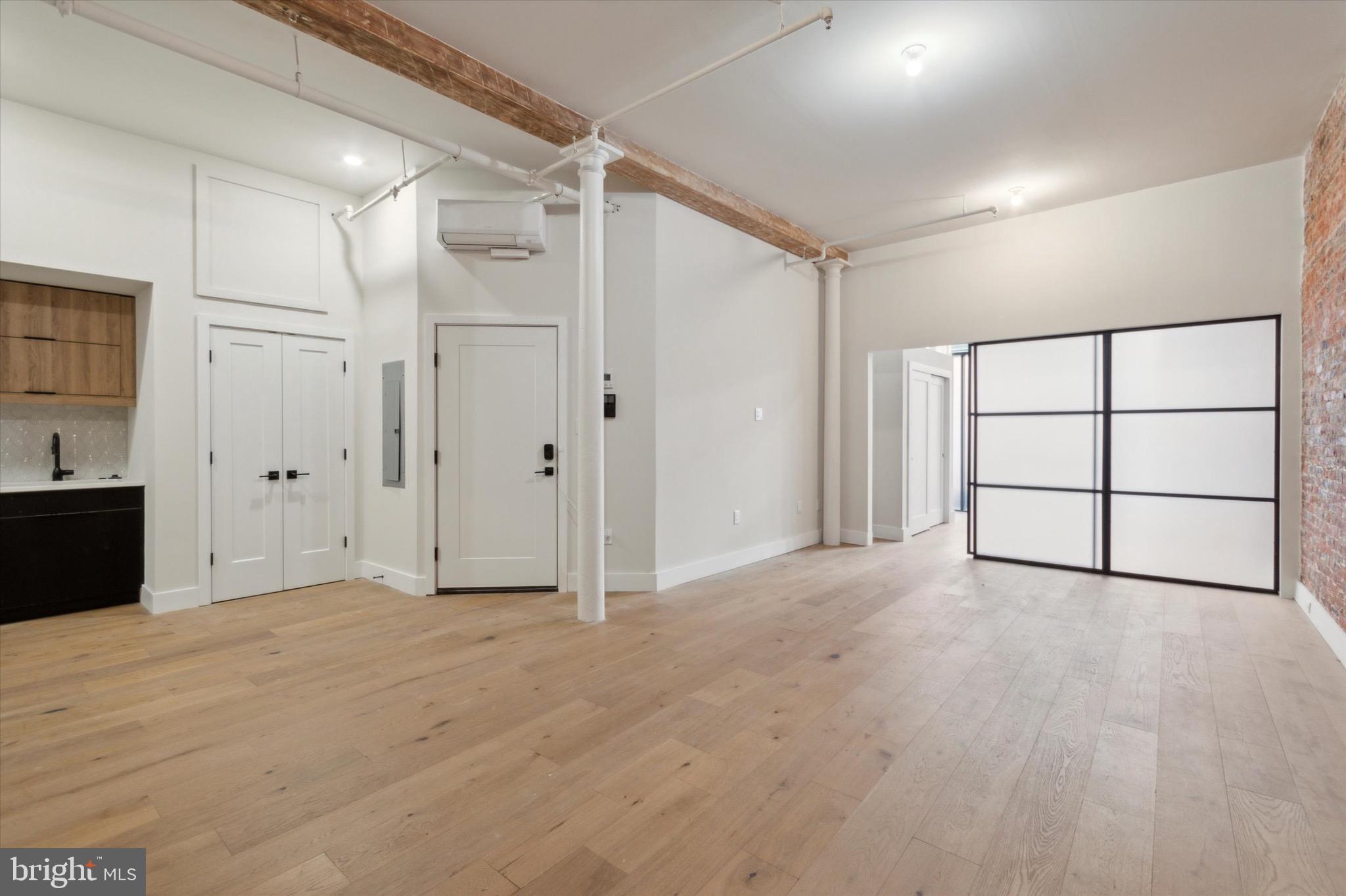 32 STRAWBERRY STREET ST #1