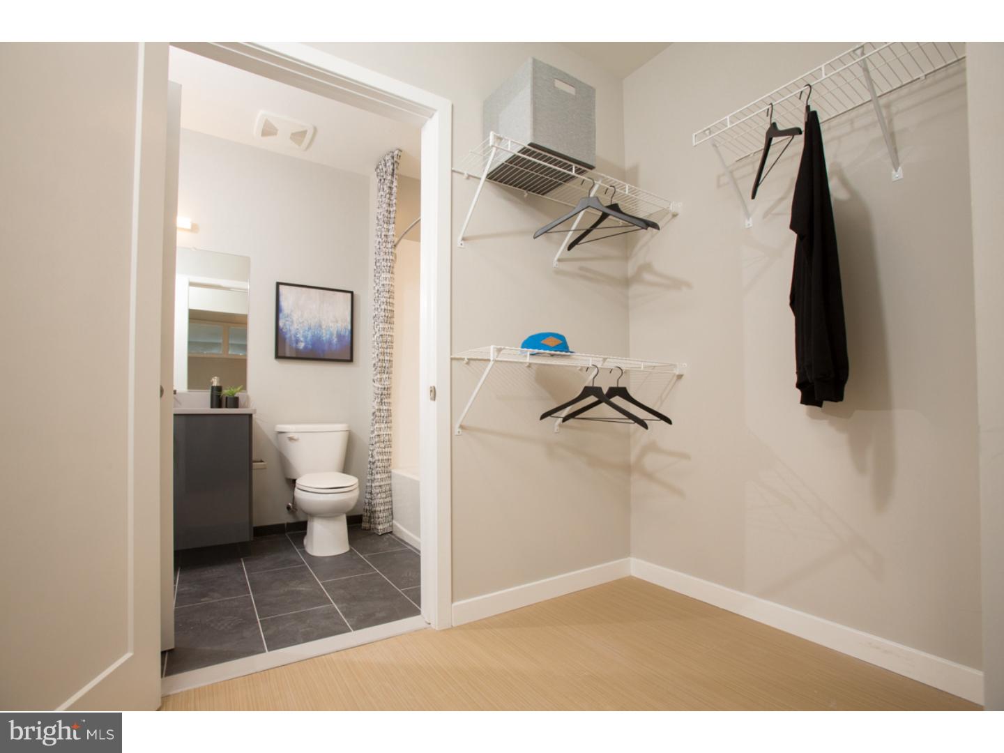 121-31 N 2ND ST #528