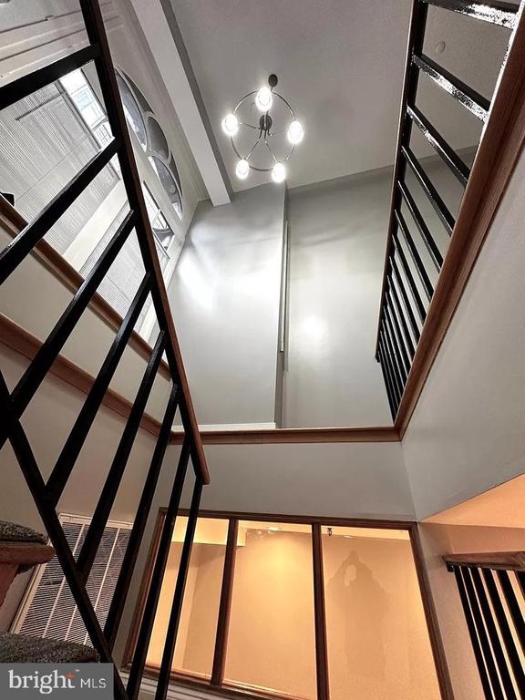 107 ARCH STREET 1E