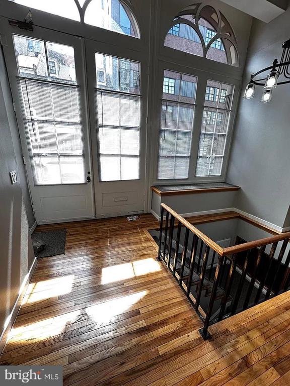 107 ARCH STREET 1E