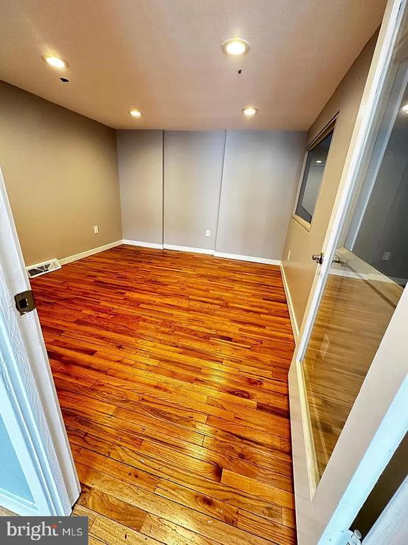 107 ARCH STREET 1E