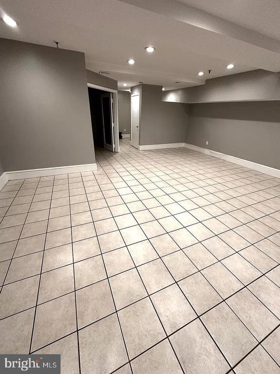 107 ARCH STREET 1E