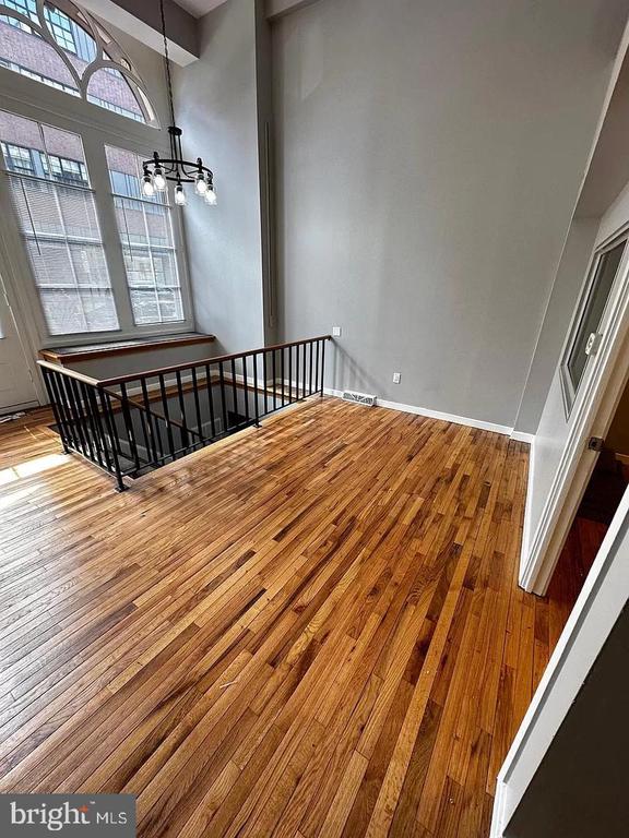 107 ARCH STREET 1E