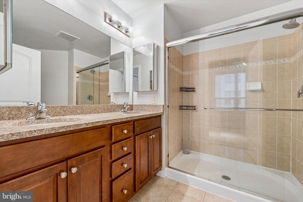 113 N BREAD STREET 3D2