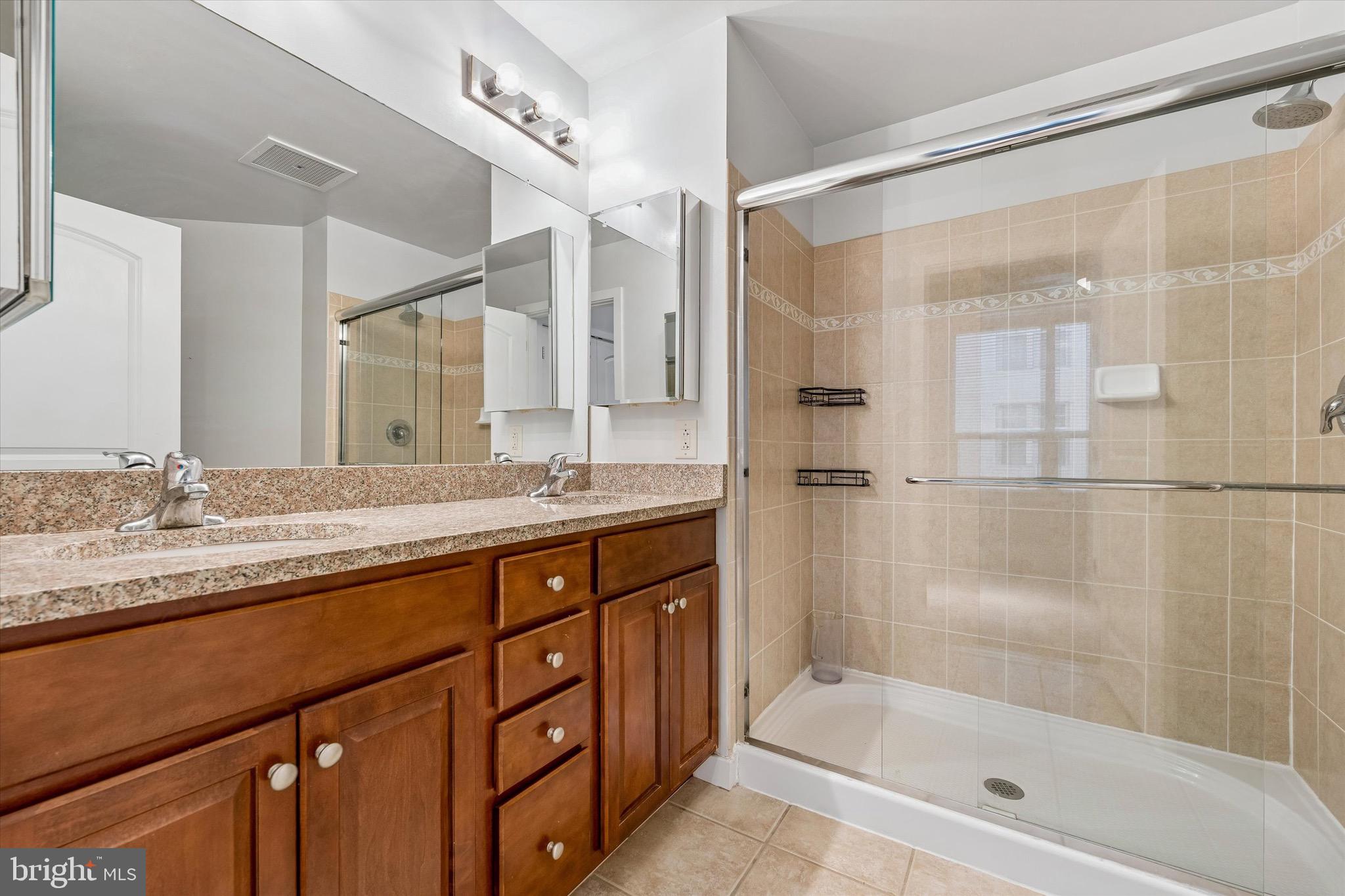 113 N BREAD STREET 3D2