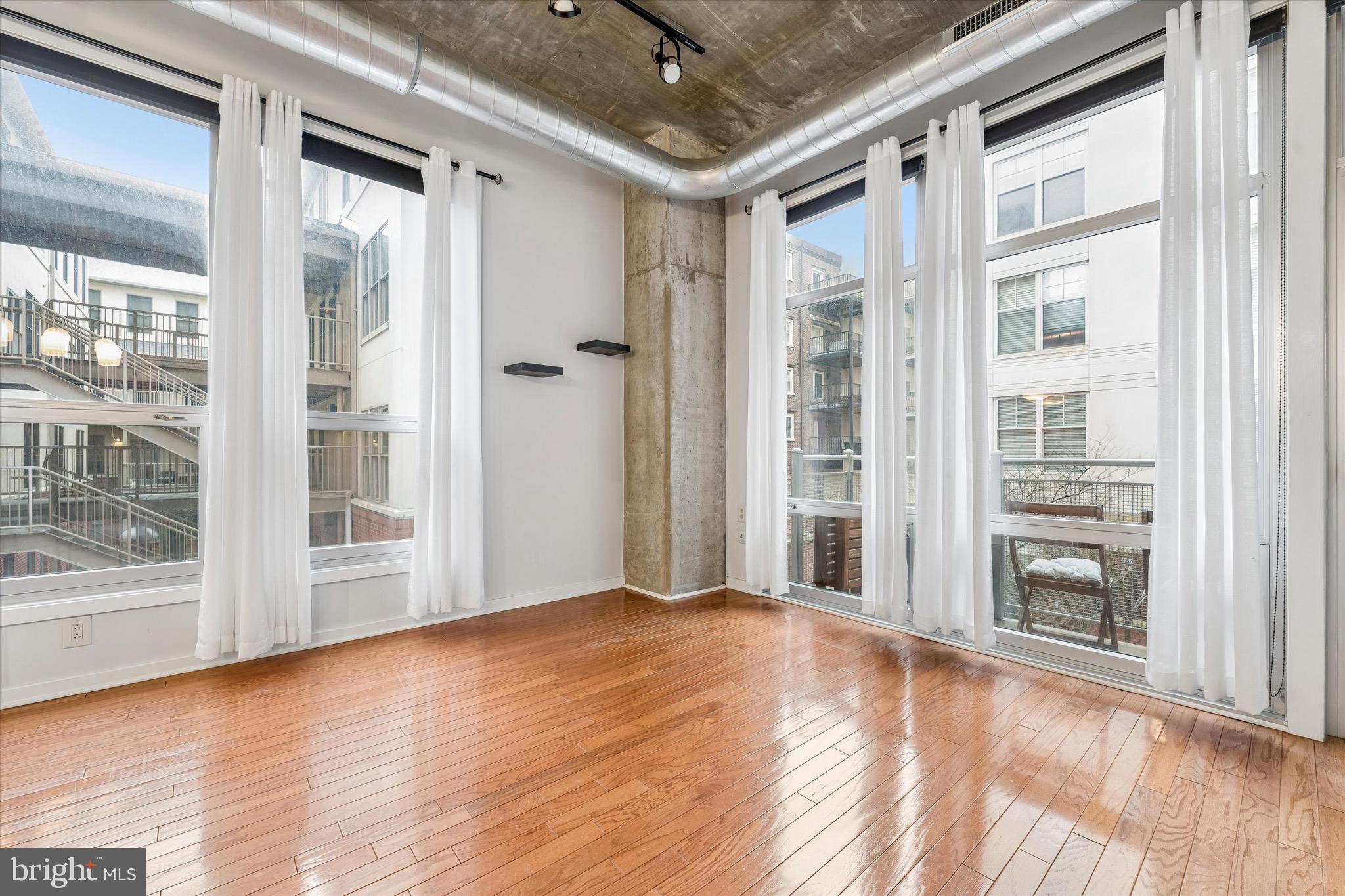 113 N BREAD STREET 3D2